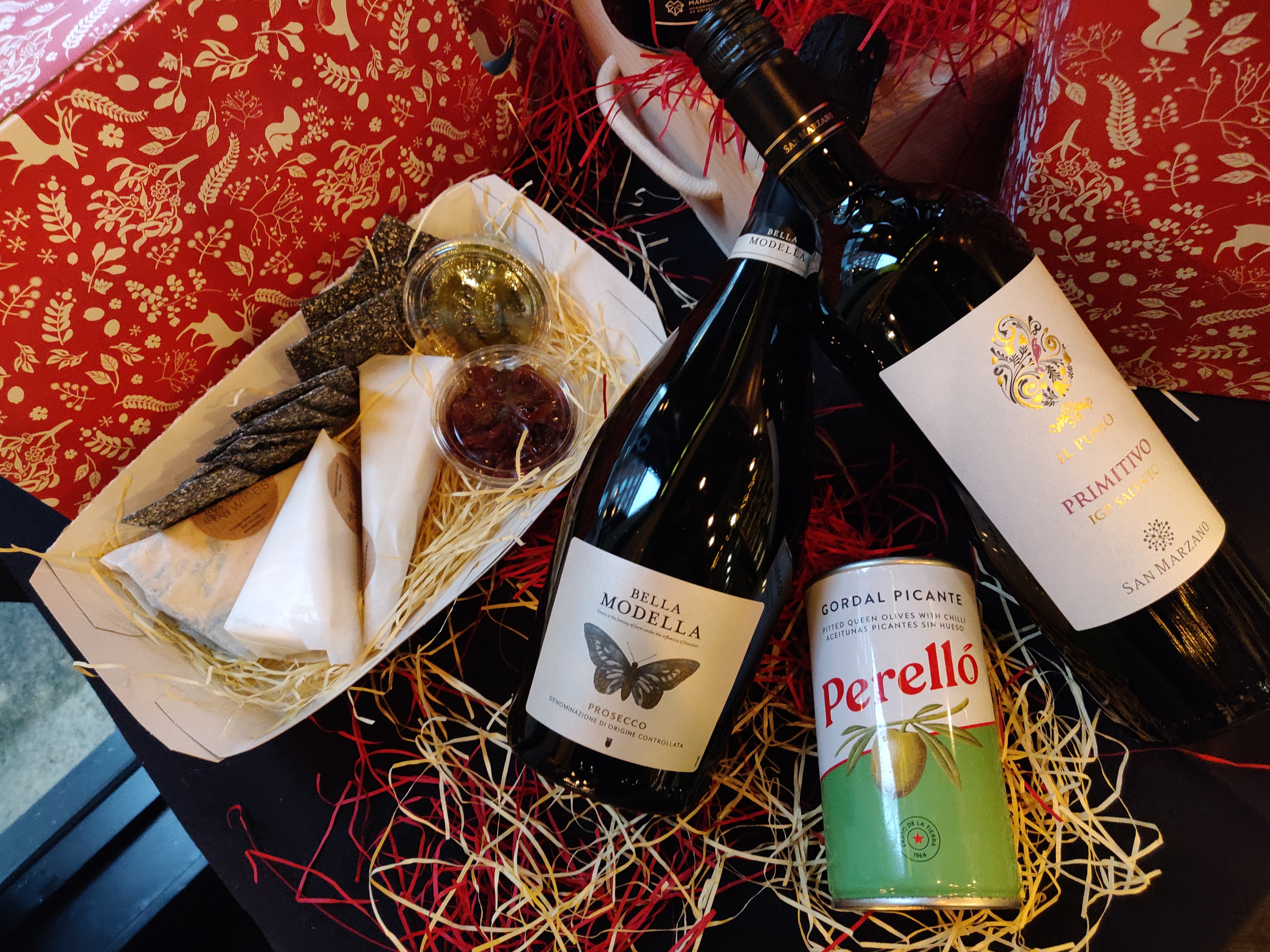 Salut Wines Launch ‘Christmas Shop Range’