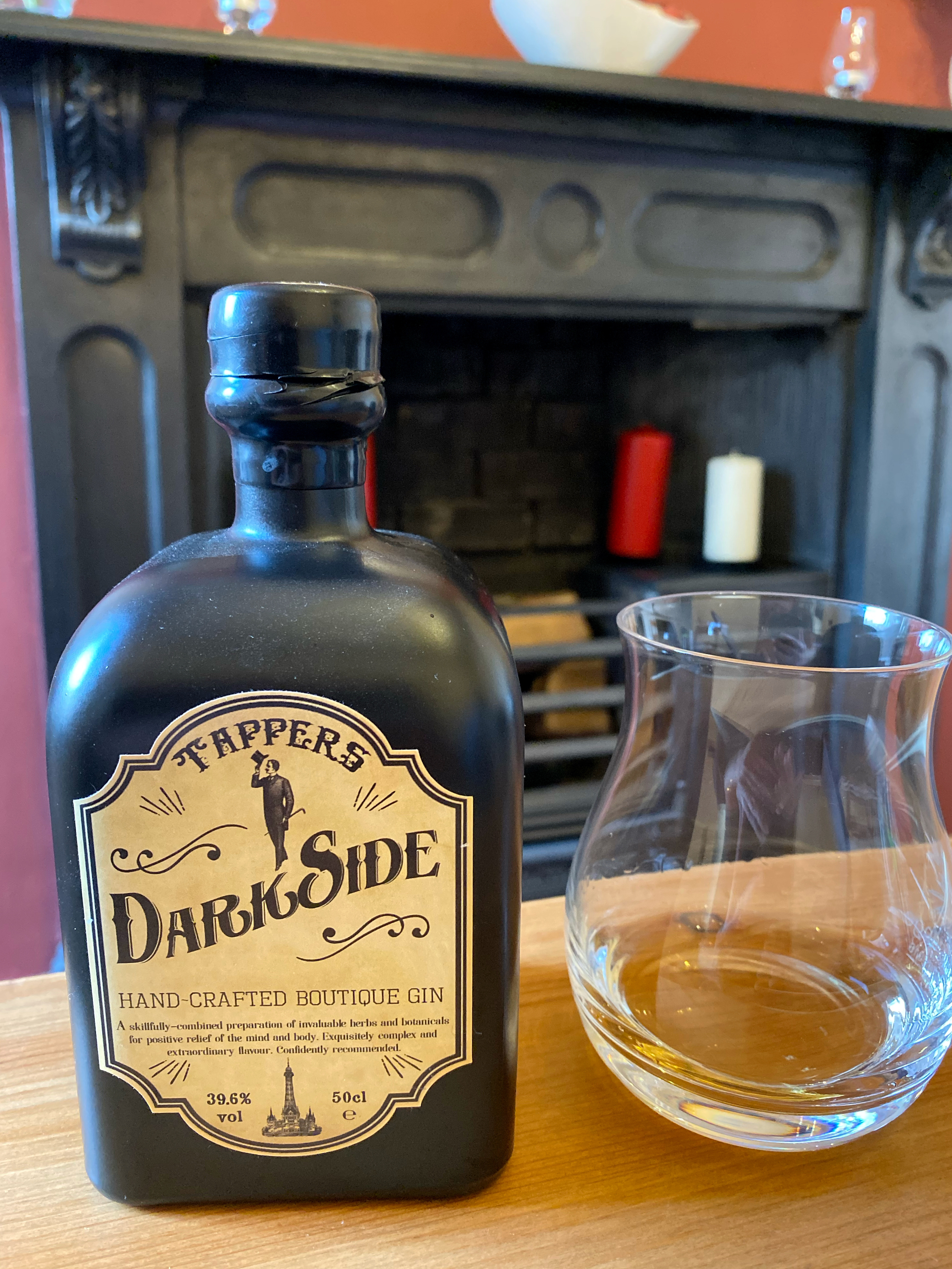Gin of the Month – Tappers Darkside Gin